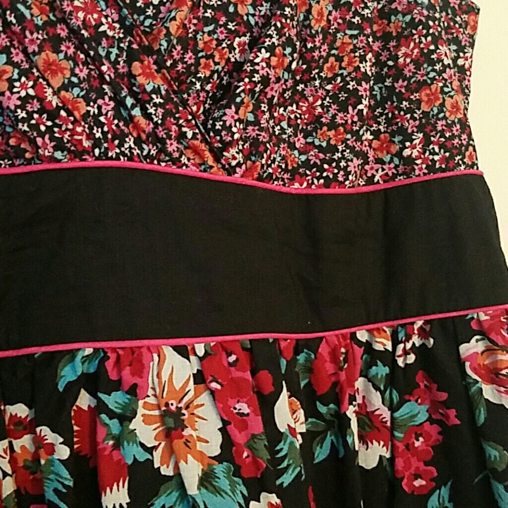 Floral Dress - Picture 2 of 4